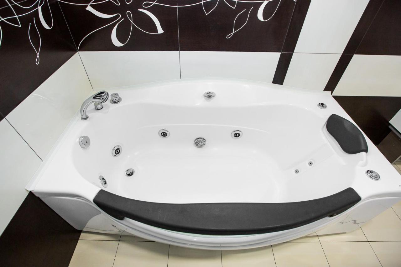 Brand New Relaxing Place In Nice Neighbourhood Лвив Екстериор снимка